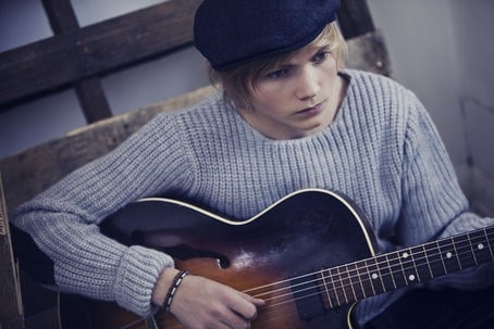 Ulrik Munther young singer Treble Sweden singer introduction hanson 